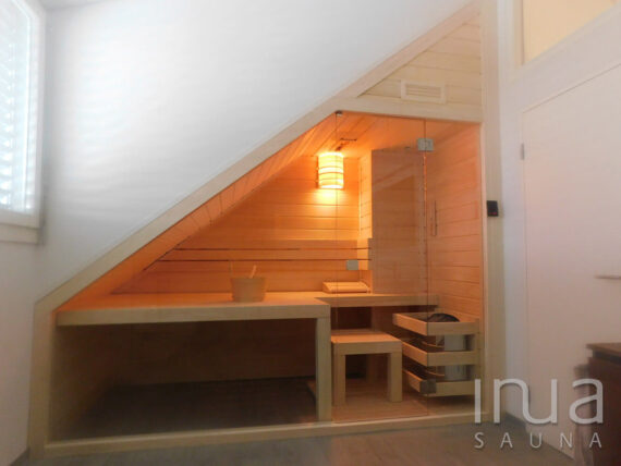 INUA_skræddersyet_finsk_sauna_Obervil_Schweiz_1